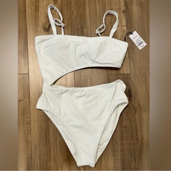 Ribbed One-Shoulder Cut-Out One-Piece Shade & Shore™ Swimsuit | Size SMALL NWOT - Picture 3 of 8